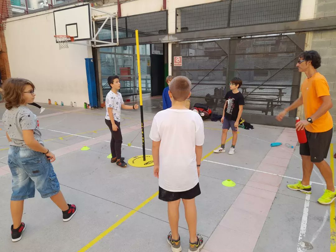 EscPublicaSAFA's tweet photo. Matí d'#Spiribol a #2n, #4t i #6è.
En Chus ens ho ha fet conèixer i viure amb molta energia, i ens ha agradat molt.
Gràcies!
#educaciófísica #valors #jocscooperatius #convivència https://t.co/Ksn5XHxG8o