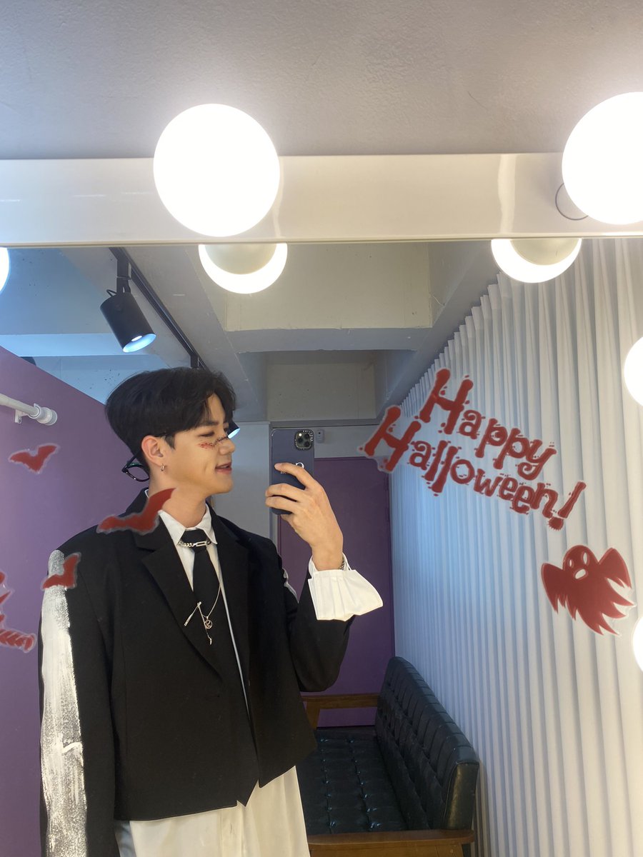saebomohc's tweet photo. Happy Halloween✨ https://t.co/iTWwIi0tP0