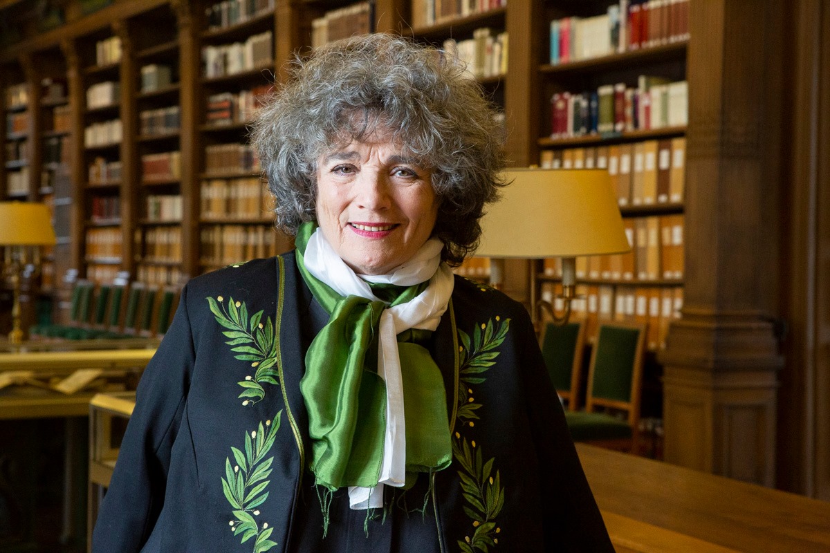 AcadBeauxarts's tweet photo. L’Académie des beaux-arts souhaite un joyeux anniversaire à Coline #Serreau. Elle a été élue membre de la section cinéma-audiovisuel de l’Académie le 25 avril 2018, au fauteuil de Pierre #Schoendoerffer. 1/2 https://t.co/tgRzsqbol6