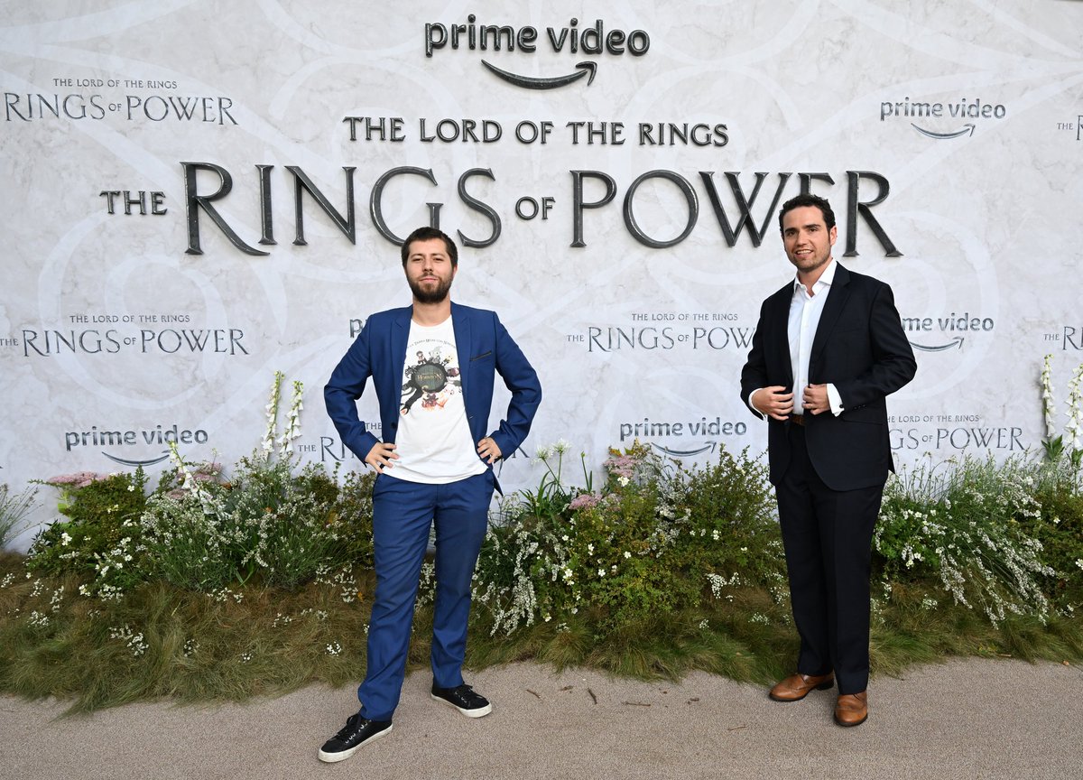 javimgol's tweet photo. @IbaiLlanos No vivo de crear contenido. Pero soy responsable de la mayor web del mundo de Juego de Tronos (@Los7Reinos),por mi rol en la @SocTolkien fui invitado al estreno mundial de serie de El señor de los anillos y soy socio compromisario del @realmadrid y he ido a 5 Finales de Champions https://t.co/01yF930TaU
