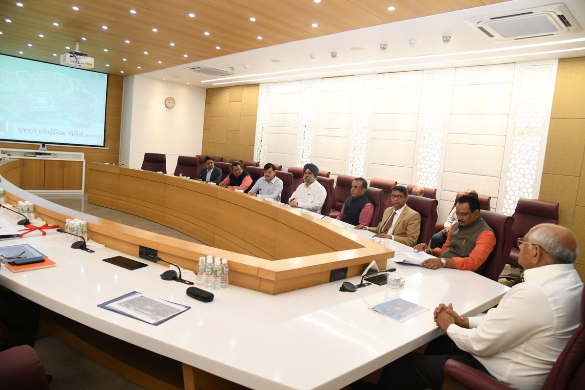 CMO Gujarat tweet media