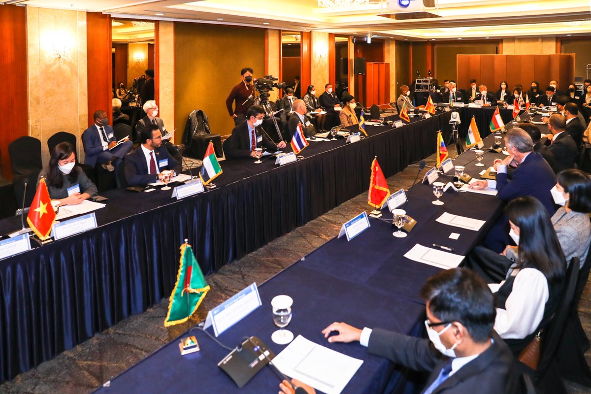 IVIHeadquarters's tweet photo. IVI held its annual State Forum, bringing together ambassadors and officials from 32 diplomatic missions 🌐

This year's #IVIStateForum focused on the formation of its Global Council, a new advisory body and platform for IVI's State Parties

Learn more 👉 https://t.co/FdqZzDrT4L https://t.co/Tb60DCs1Uv