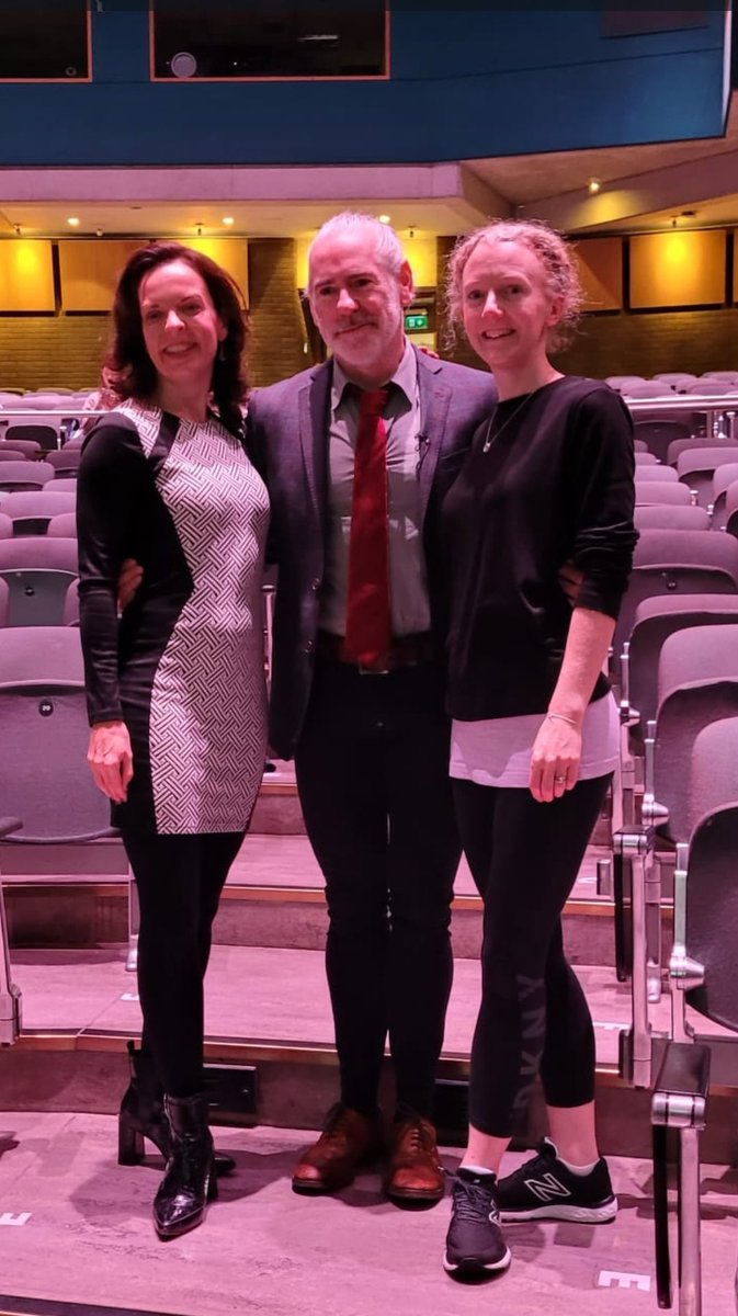 Worlds colliding.... @roisinc1 @BdeGallai and me. Former company members of @Riverdance Liffey company in the late '90s. Now presenting research @IADMS @UL @IWorldAcademy 💪💚🤍🧡 #IADMS2022