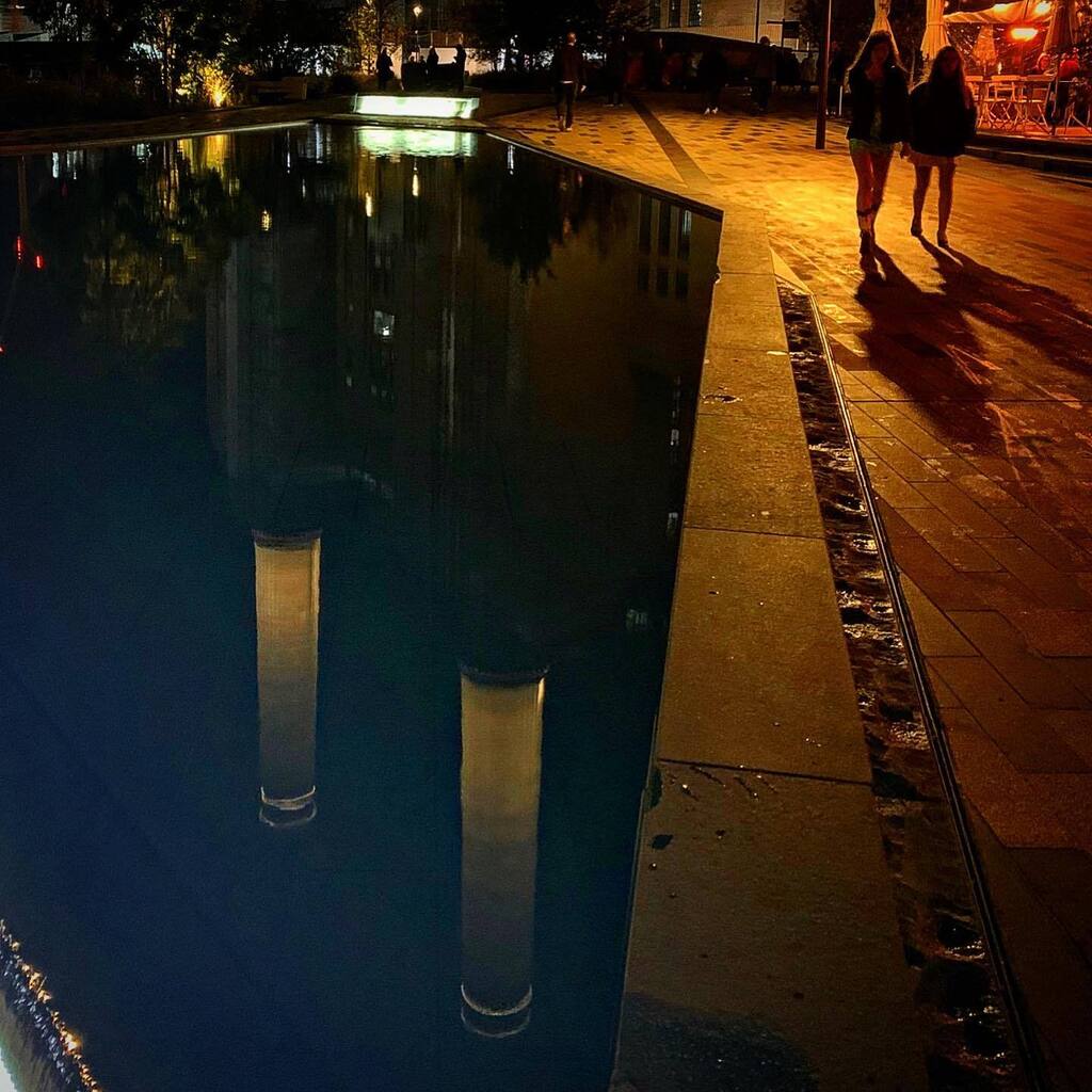 malumpfy's tweet photo. One year ago, today, the Line of Light Festival, running from Battersea Power Station to Nine Elms Station, celebrating the opening of the new Northern Line tube extension to Battersea 

#lightfestival #reflection #lineoflight #northernlineextension #nor… https://t.co/3sbZY0yQS8 https://t.co/9PbaksmpZI