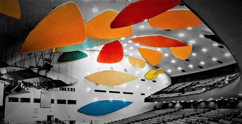 CIVoficial's tweet photo. Mientras se instalaban las famosas nubes de Calder en el espacio del aula magna de la UCV, tocaba al mismo tiempo la Orquesta Sinfónica de Venezuela, para que los ingenieros de sonido supieran cuál era el mejor ángulo para perfilar los platillos logrando así una acústica perfecta https://t.co/ygZPunuW7J