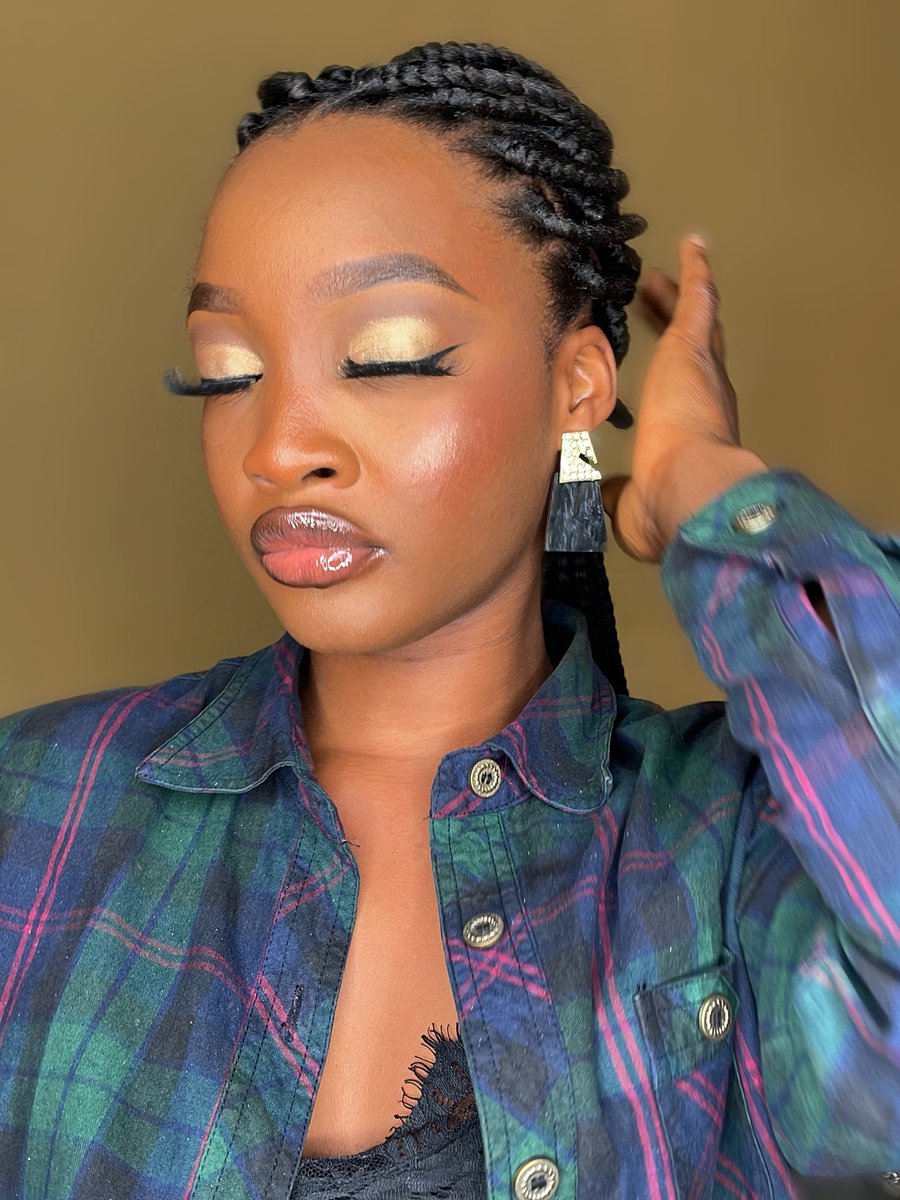 okonkwo__bee's tweet photo. Take a look at our Byutifulfaces brow pencil, lipliner and gloss effect 🥰🥰

Our brand products are top notch and quality oriented..

IG store: https://t.co/bztQZgf2ok

Kindly follow us too 🤗 https://t.co/ZBFOoOyaIq