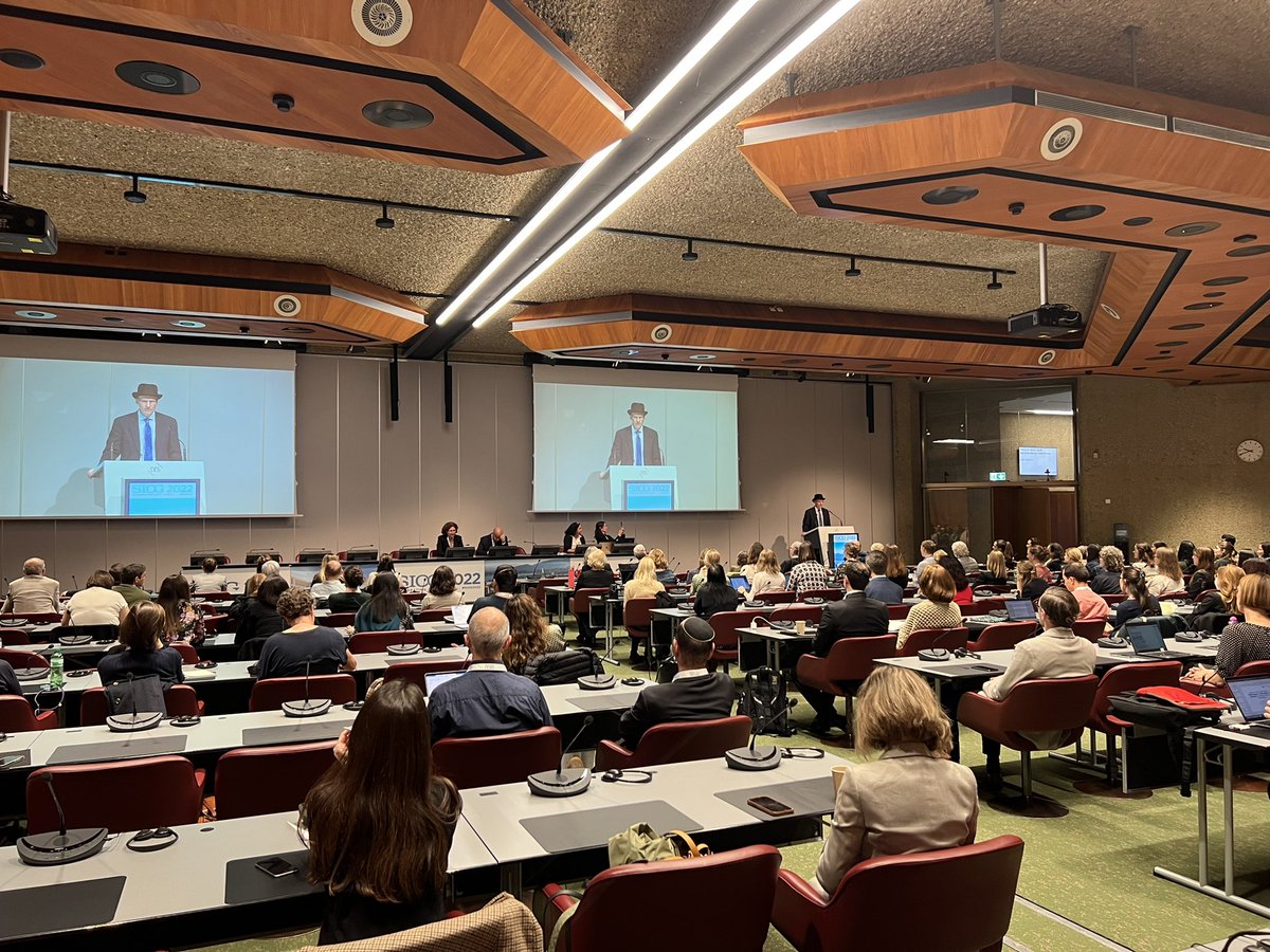 SIOGorg's tweet photo. Some fantastic talks from leading experts in the geriatric oncological field. Let’s continue to discover and share news in geriatric oncology, enjoy the sessions!
#SIOG2022 #welcometoCICG #scientificprogramme #genevaevent2022 #joinussoon #health #event #day1 https://t.co/xTTxYWeuIV