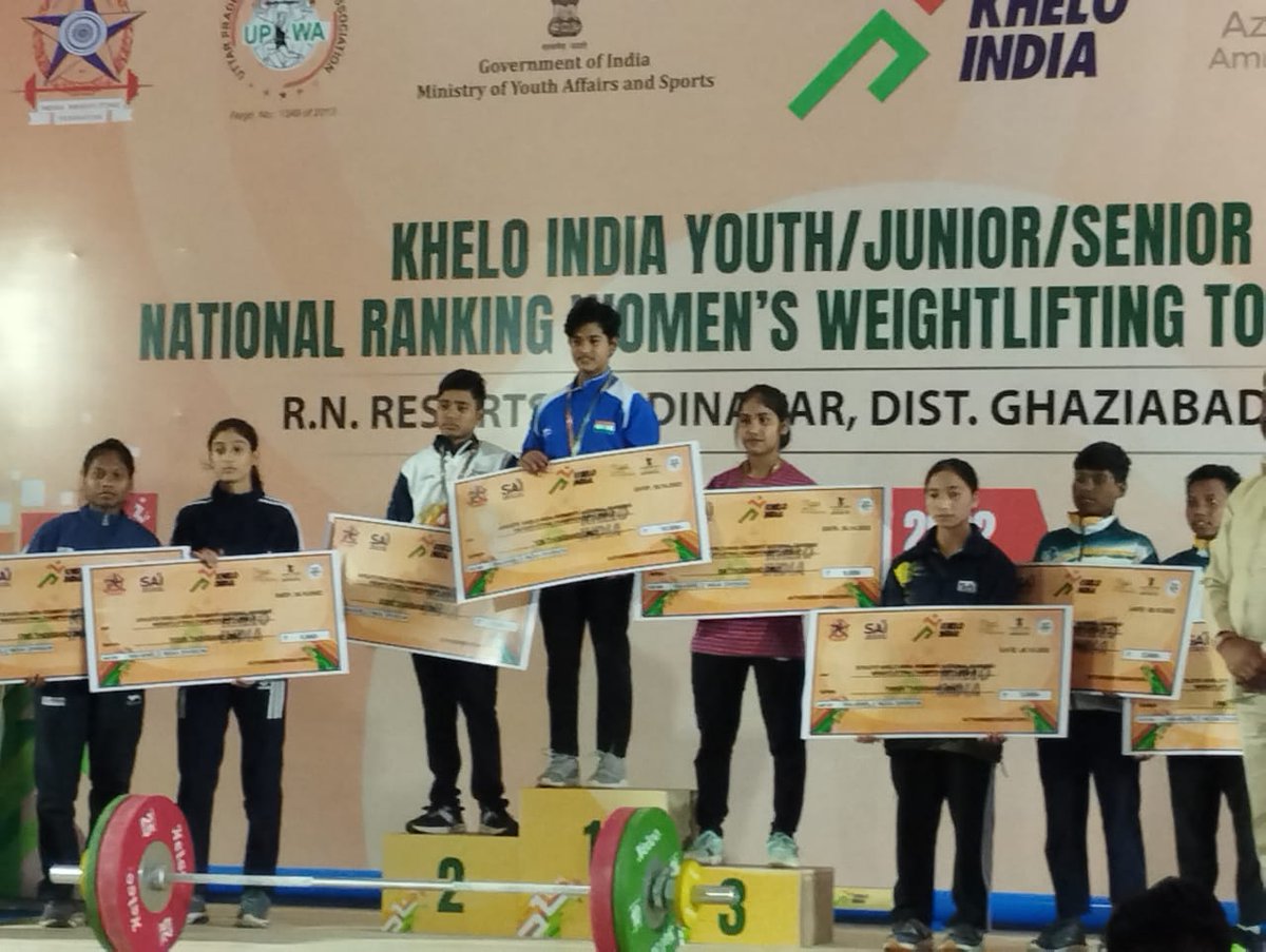 SAI_Patiala's tweet photo. #SAI NCOE Patiala Wt. Lifters won medals in ongoing Khelo India Women Ranking tournament from 26 oct to 2 Nov at Ghaziabad. 
Youth category 
🥇- Bhavani Reddy(45kg) lifted 135 kg 
🥈- Soumya Dalvi(49kg) lifted 150 kg
🥈- Mansi Chamunda(45 kg) lifted 127 kg https://t.co/dChYjpuk23