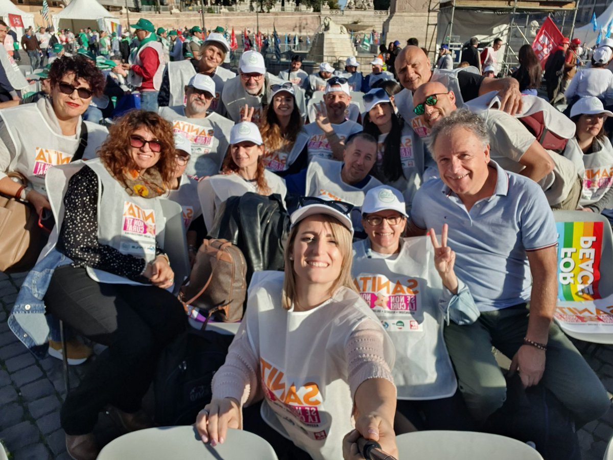 NursindF's tweet photo. Un , due , tre... NURSIND 
#nursindFirenze
#CuriamoLaSanità
SANITÀ SE NON LA CURI NON TI CURA https://t.co/uApjT1t4KT