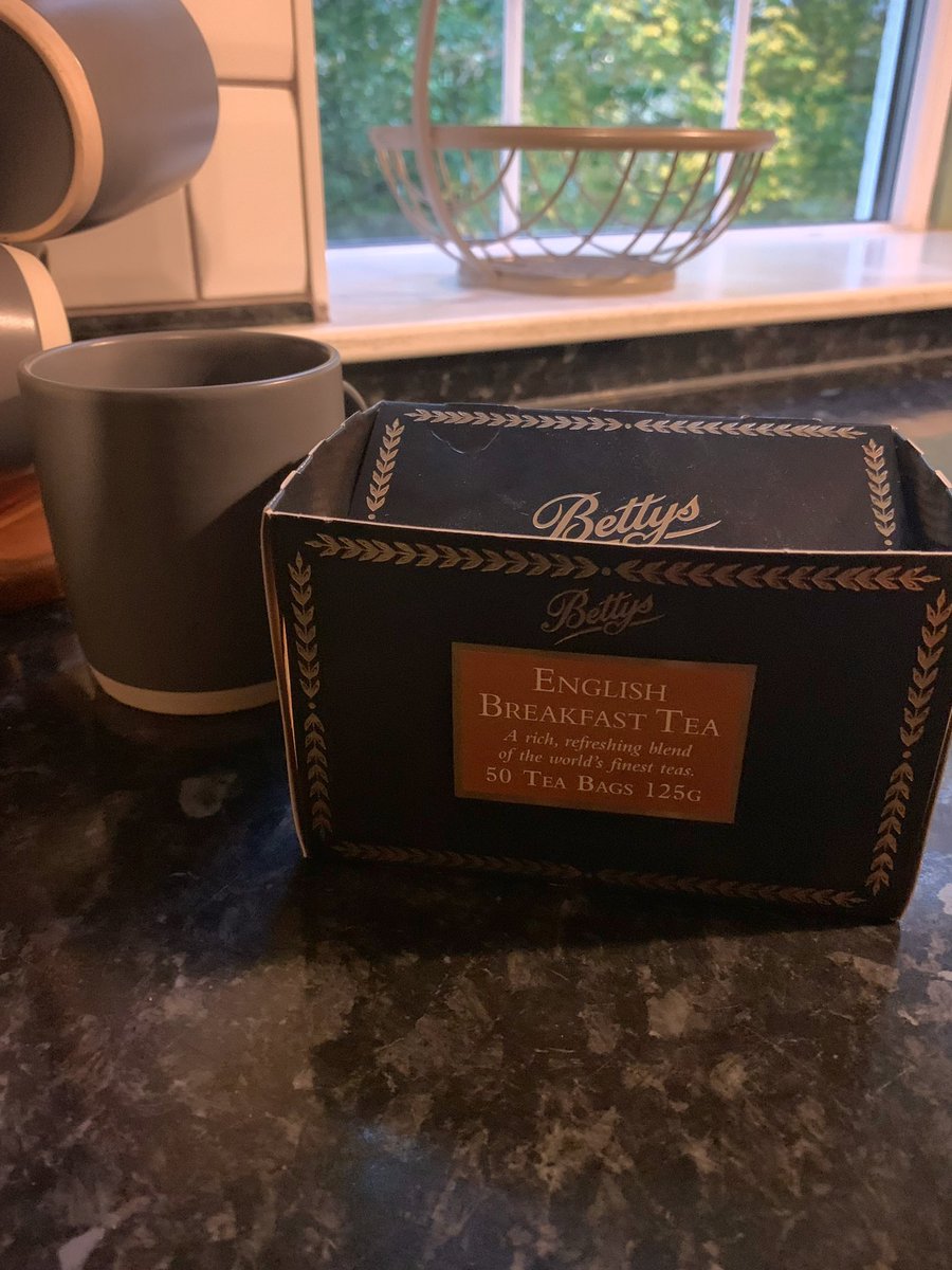 _CLChapman_'s tweet photo. A very welcome sight @Bettys ๐ #WhenInYorkshire https://t.co/U2l2meKgo9
