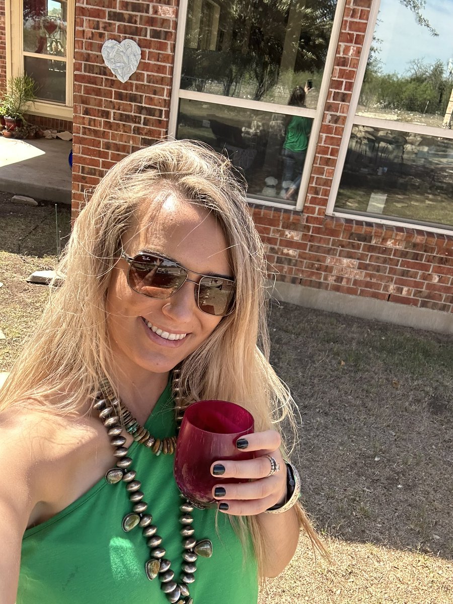 summerhall38's tweet photo. hydration is key https://t.co/wgN9yNJUT5