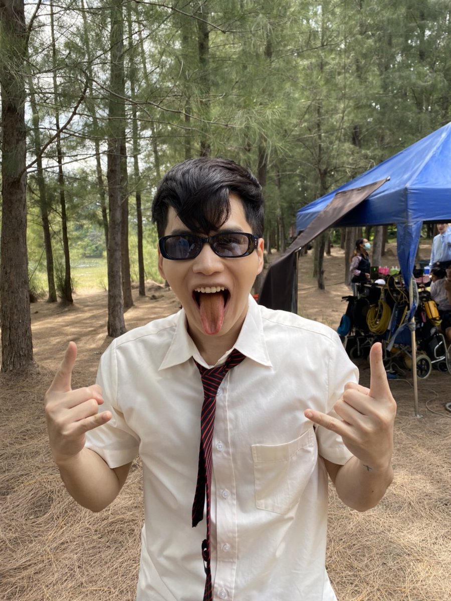 TrasherBKK's tweet photo. ด่วน!!! เจอเด็กพังค์หลงมาในป่า 😝
#viushadow #trasherproduction
#TrasherBangkok https://t.co/eQb85OBJPn