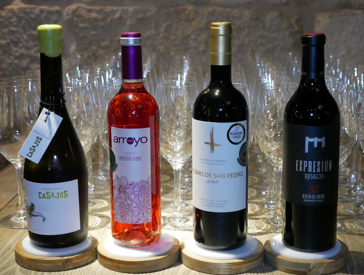 Vinos de <a href="/BodegasCasajus/">BodegasCasajus</a>, #BodegasArroyo, #BodegasPiedrasdeSanPedro y <a href="/BodegasResalte/">Resalte de Peñafiel</a> llenaron las copas 🍷🍷🍷🍷