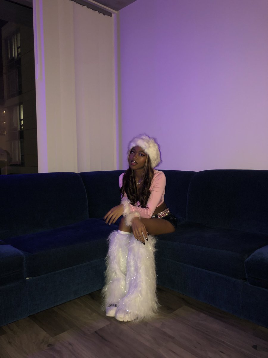 makayla_tm's tweet photo. Ken couldn’t handle a ✨Brat✨ like me 

#explorepage #Halloween #bratz https://t.co/1lSha00moy