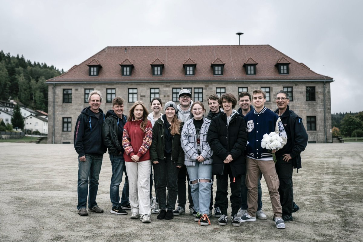 Eine Jugendgruppe des Kirchenkreises Köln-Süd besuchte mit einer Förderung des @BMFSFJ im Oktober die Gedenkstätte Flossenbürg. Einen Nachbericht gibt es unter: https://t.co/tItVfohQRm 
