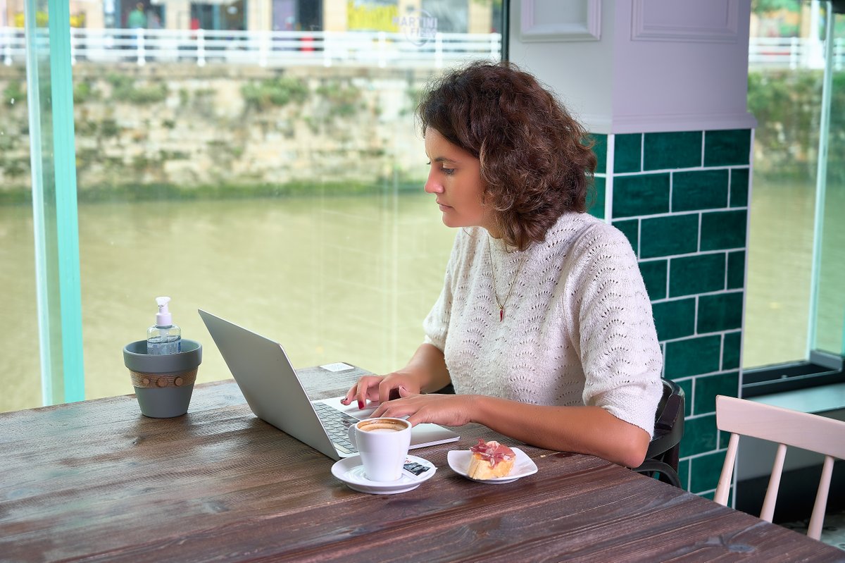 ¿Un café calentito con vistas a la ría? No hay mejor plan para este otoño 😋☕