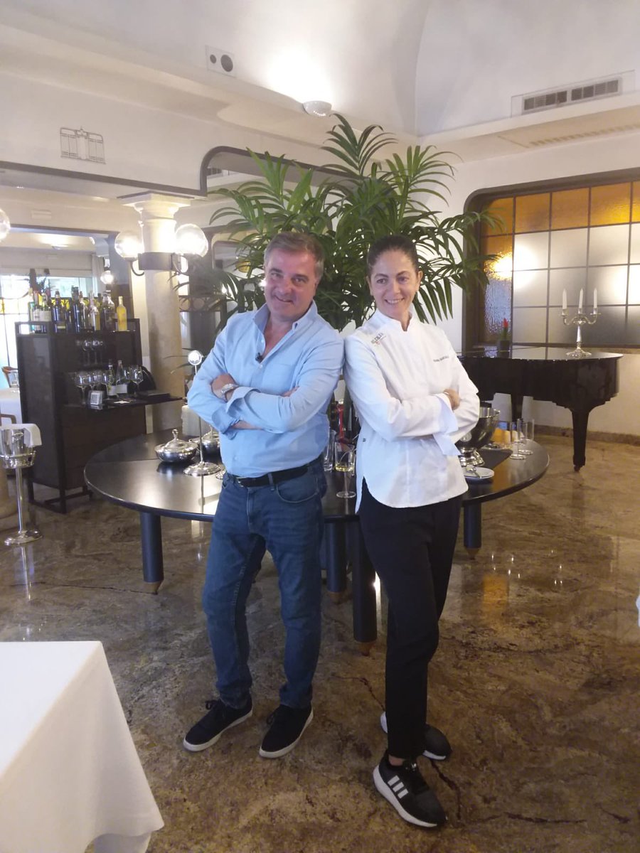Andrea_Radic's tweet photo. Alle 10,10 e alle 17,35 replica di #italiavicina in viaggio con Radic puntata di Caserta canali 133 e 415 di @SkyItalia #viaspetto https://t.co/OhDqzRrO8g