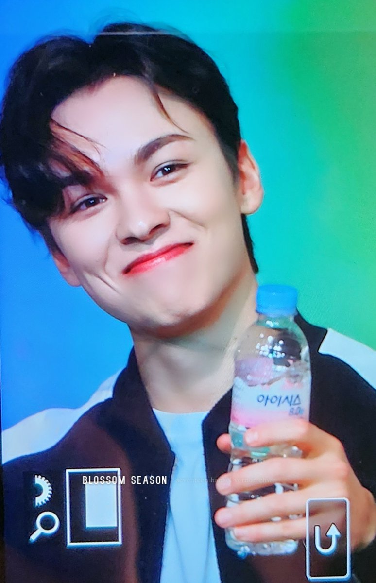 Blossomseason_'s tweet photo. 221029 바이오더마 팬싸 #버논 #세븐틴 #vernon #seventeen
cheers...🍺🍻 https://t.co/gh2Dtpq12H