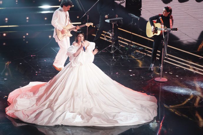 czechiaint's tweet photo. A few 📸 from Thursday’s semi final ☁️

We can’t wait to perform on the stage once again

Vote 20, Mama

📸|EBUN’T

#TeamCZE🇨🇿 https://t.co/JfwlVxHjTS