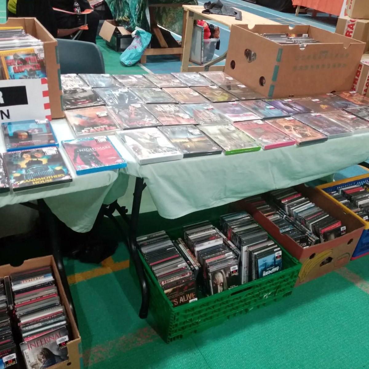 TheMovieStore22's tweet photo. We're heeeeere!
In Hull for #hullhorrorfest and we've got over 1000 Horror titles on DVD & Blu-ray with us
We've also concocted a limited number of surprise Halloween bundles with 5 Horror movies on DVD, popcorn & some sweets all for just Β£10
#horrorcon #hull #HorrorCommunity https://t.co/wyNINoeMcX