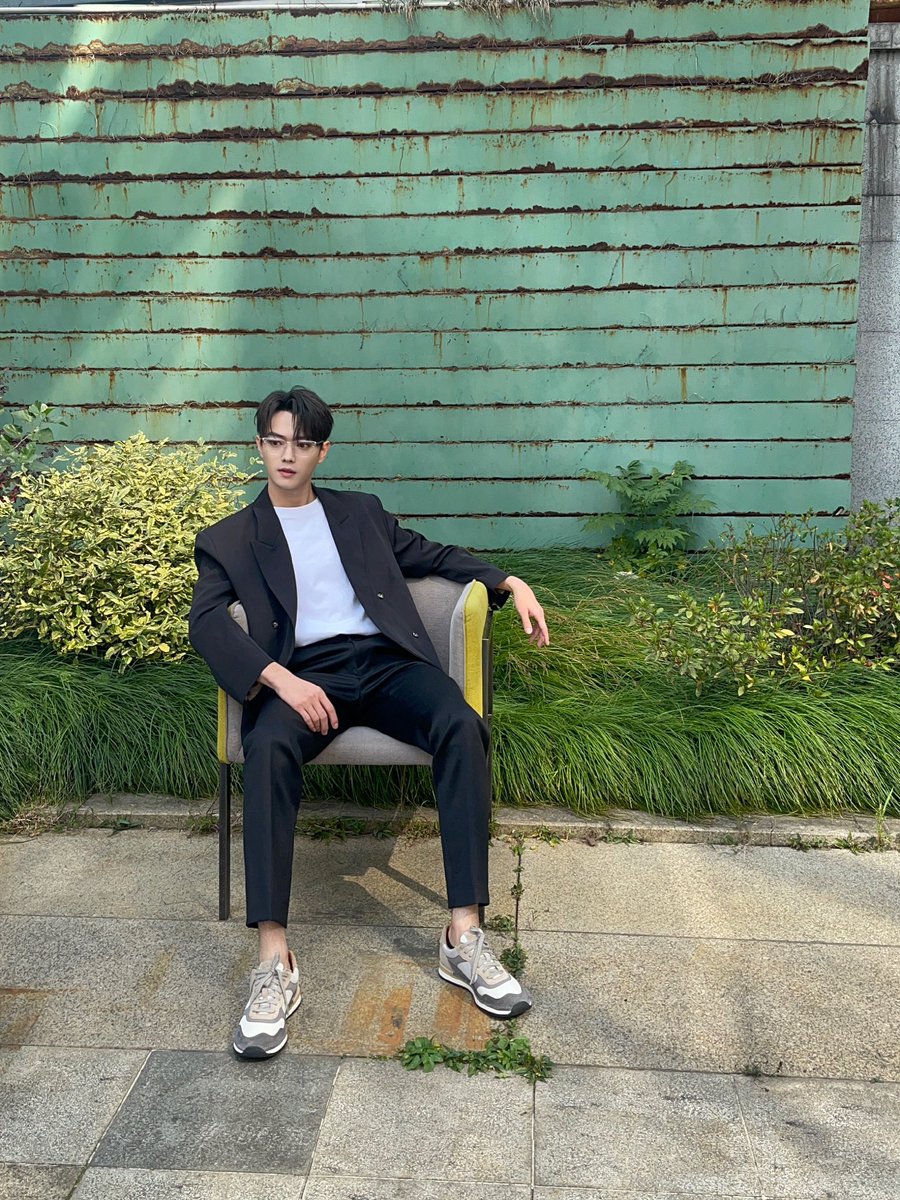 dramapotatoe's tweet photo. #XuKai’s team shares behind the scenes snaps https://t.co/3IMLwdnkFp