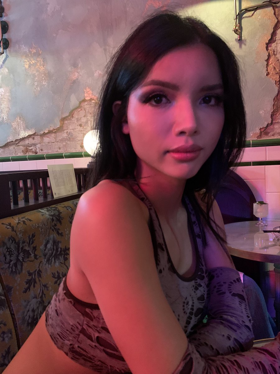LZRDLASH's tweet photo. Morning everyone! I hope your halloween weekend started strong! I had a lovely night in soho. Spooky party 🎈 🎉  👻 https://t.co/3rBYiS6hk6