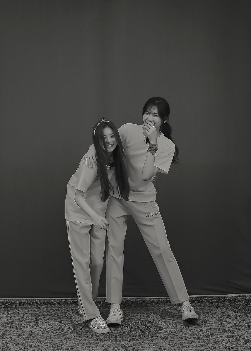 _for_wyr's tweet photo. #MAMAVOTE #everglow https://t.co/tKt6IkbVTM