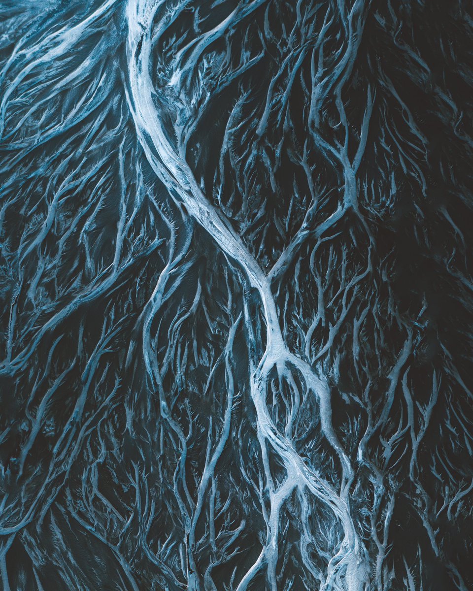 giuligartner's tweet photo. GM 💙

Have you ever wondered how a frozen river looks from above? I captured this on a 5 day trip to Iceland in the middle of the winter. One of the coolest things I’ve ever captured on my drone 💙❄️

Happy weekend to you my friends ✨ https://t.co/r4pGLKMzPQ