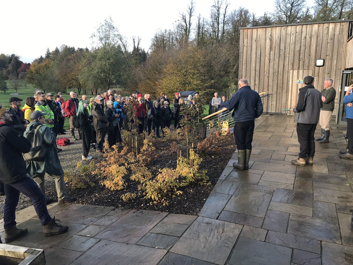 treeruss's tweet photo. @AncientTreesATF @CastleHowardEst for first #AncientTreeForum national field meeting for 3 years.
Excellent turnout &amp; vibrant discussions on diverse topics:
tree canopy reorganisation;
recognising &amp; restoring #WoodPasture
developing eDNA saproxylic invertebrate quality surveying. https://t.co/PSNxQFWzNk