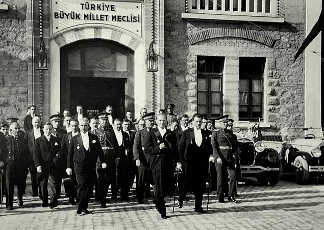 ctfpsikulubu's tweet photo. Cumhuriyetin hekimleri olmaktan gurur duyuyoruz🇹🇷🤍 Cumhuriyetimizin 99.yılı kutlu olsun!🇹🇷 #29EkimCumhuriyetBayramı https://t.co/5lpn39kZyT