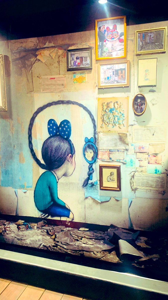 LDjihouessi's tweet image. En attendant le projet qu’on montera tout prochainement au Bénin et sa participation à #Effetgraff9, Si vous êtes sur Paris, je vous invite à visiter l’exposition #Empreintecarbone de @sethglobepainter à #fluctuart 
Vous allez apprécier l’artiste, son travail et son univers.