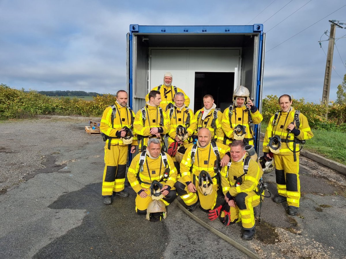SDIS71's tweet photo. #OUTIL | Le nouveau caisson d’observation et d’entraînement aux phénomènes thermiques, à peine arrivé au @CFD_SDIS71 et déjà testé !😉
➡Il permettra aux sapeurs-#pompiers de @saoneetloire d'évaluer et anticiper les risques auxquels ils sont exposés en intervention. https://t.co/WPD5ELHZ9Q
