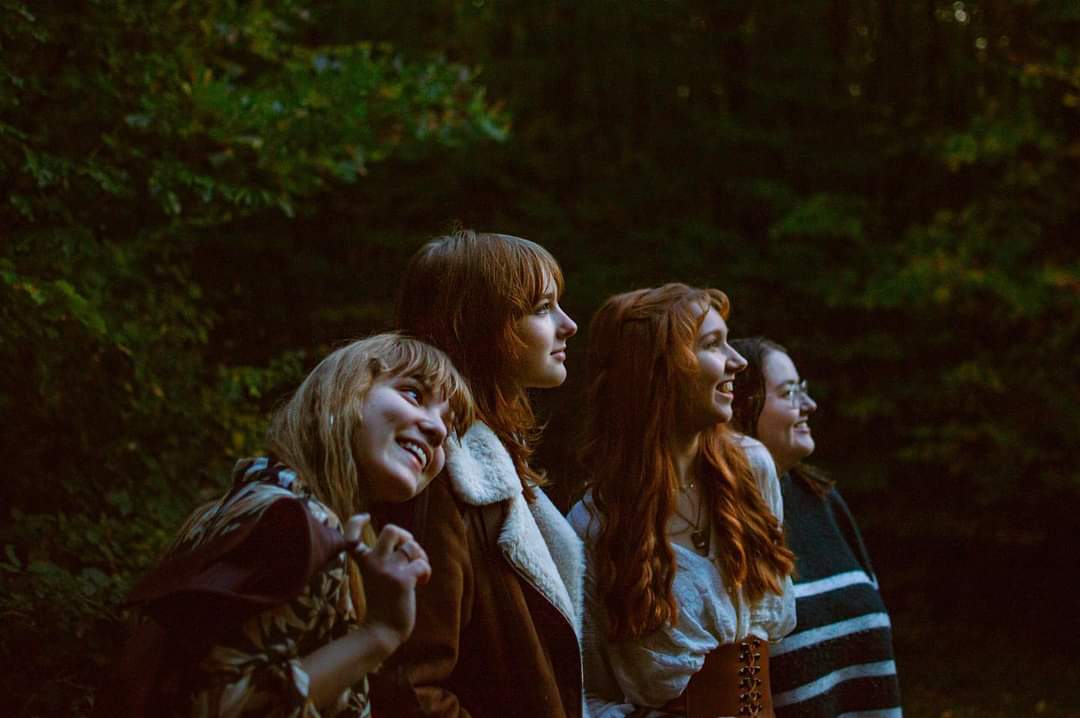 Our second single “Kiss Another Guy” is coming out November 18th!🧡 This is a personal one and it’s also very different from “Red Walls”, so we’re really excited to hear what you think.🥰
Can‘t wait to share it with you!💫

#orangeskies #newmusic #rockmusic #womeninrock #vienna