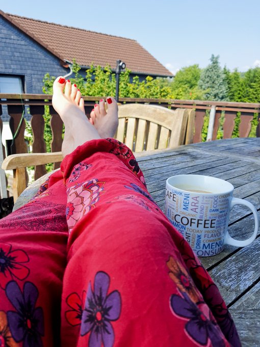 Good morning #twitter 😍 Another #morning in #germany. I'm enjoying my coffee and wish you a great #weekend<a href="/tag/twitter"class="tags">#twitter</a><a href="/tag/morning"class="tags">#morning</a><a href="/tag/germany"class="tags">#germany</a><a href="/tag/coffee"class="tags"><span>#coffee</span></a><a href="/tag/feet"class="tags"><span>#feet</span></a><a href="/tag/red"class="tags"><span>#red</span></a><a href="/tag/weekend"class="tags"><span>#weekend</span></a><a href="/tag/rednails"class="tags"><span>#rednails</span></a><a href="/tag/saturdaymorning"class="tags"><span>#saturdaymorning</span></a>