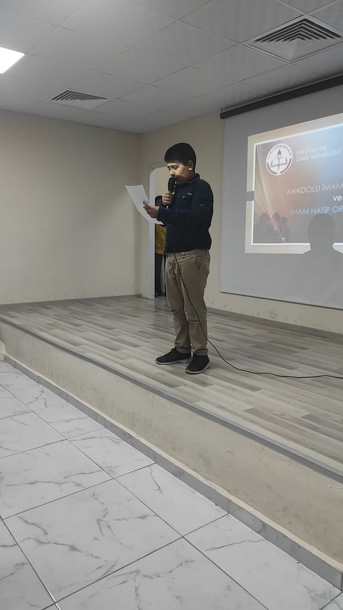 İmam Hatip Okullarının Kuruluş Yıldönümü,  Kur'an-ı Kerim tilaveti, şiir, ilahi dinletisi ve okulumuzda düzenlenen İmam Hatip Ortaokulunda ilk günüm konulu Kompozisyon çalışmasında 1. olan öğrencimizin kompozisyonu okunarak kutlandı.
<a href="/bitlismem_dogm/">Bitlis Din Öğretimi</a> <a href="/Bitlis_Mem/">Bitlis İl Milli Eğitim Müdürlüğü</a> <a href="/yilmaznazif/">Nazif Yılmaz</a>