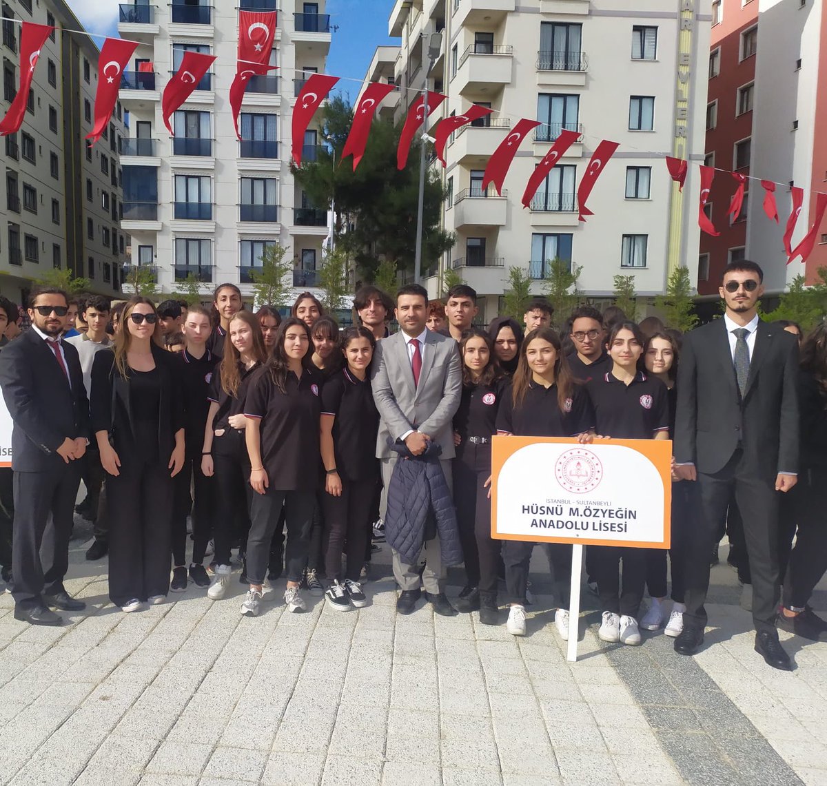 husnumozyeginal's tweet photo. Bugün ilçemizde yapılan 29 Ekim Cumhuriyet Bayramı Kutlama Töreninden kareler 🇹🇷 https://t.co/TP3mvQMEqK