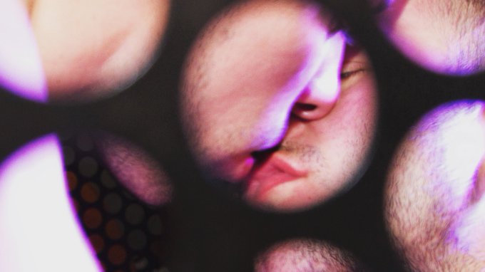 Todo empieza por un beso…
Donde acaba?

#gaybcn #gaybarcelona #boyberry #gayhot #gayboy #gaystud #gaykiss