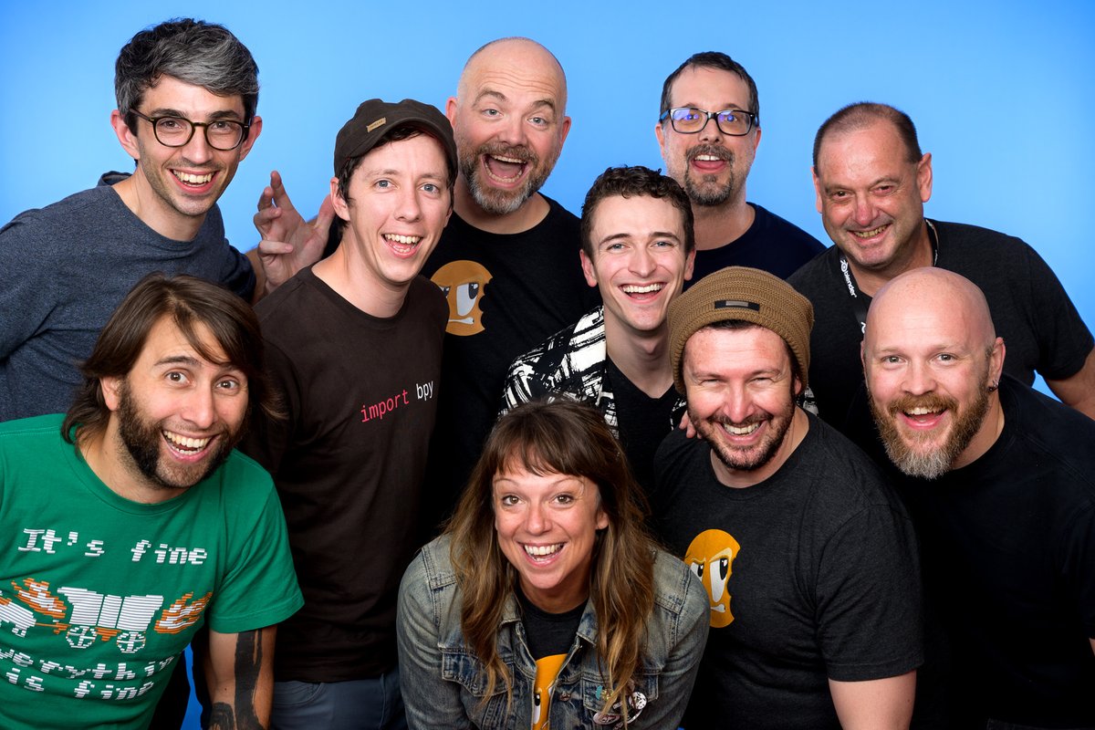 cgcookie's tweet photo. CG Cookie crew at #Bcon! 🍪💕 https://t.co/gVRbNnq9cS