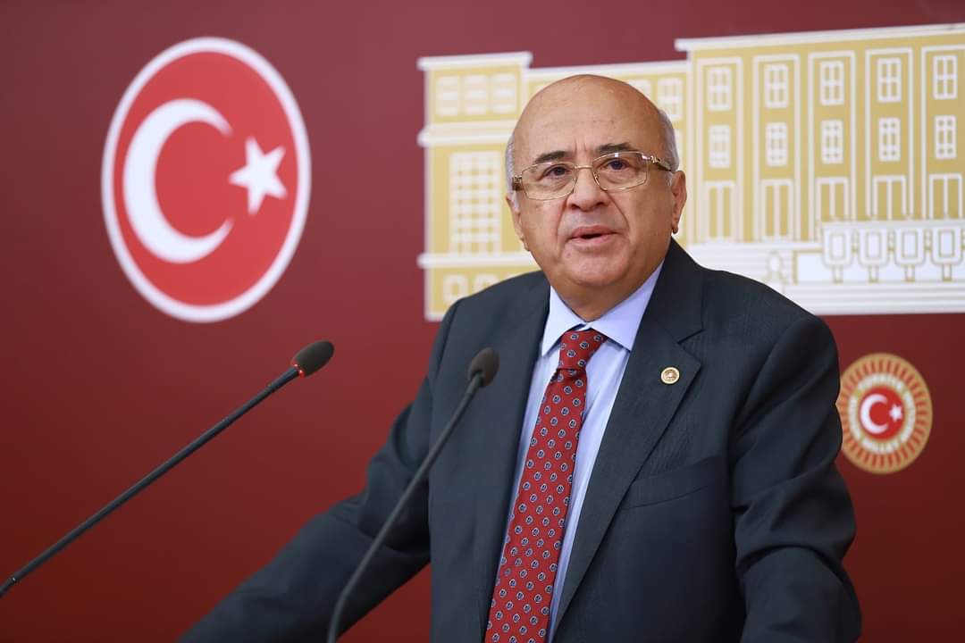 Yİ PARTİ Mersin Milletvekilimiz Sn Behiç Çelik gözetiminde gerçekleştireceğimiz İYİ PARTİ Türkoğlu 3.Olağan kongresi için delege seçimimiz 30 Ekim Pazar günü 9-17 saatleri arasında parti binamızda yapılacaktır.
Tüm üyelerimizin seçime katılmalarını arz ederim.
Hasan KIZILDAĞ