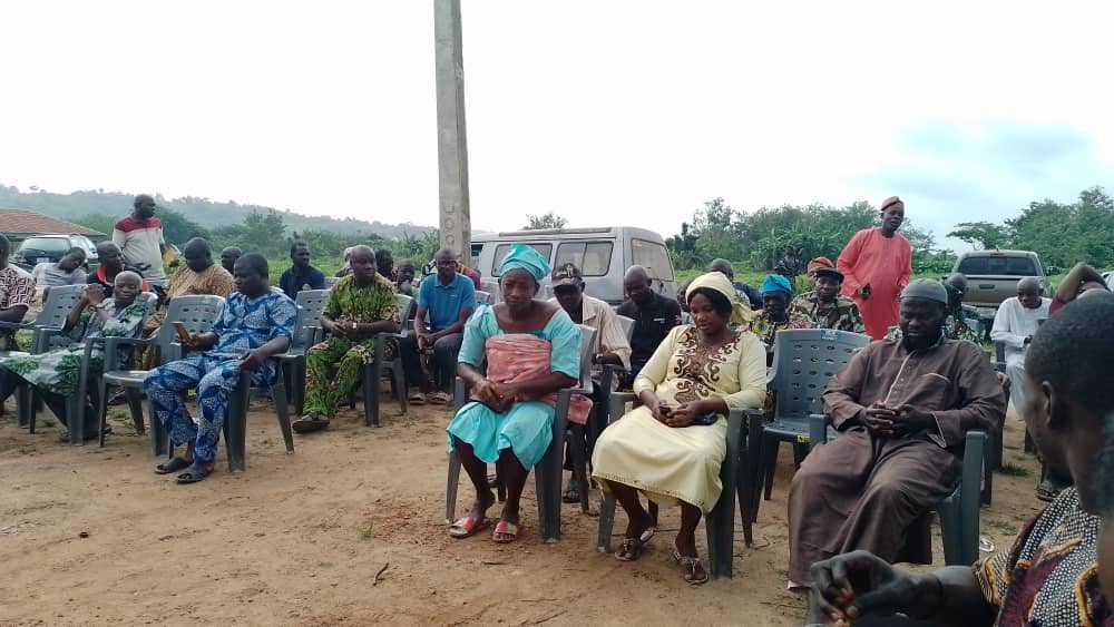 Oyshia_oy's tweet photo. The purpose of community based health insurance in Oyo State is to reduce the need for costly emergency care. This is why we are at Bako community Omi-Adio Ibadan this morning to preach the good news of health insurance.
#oyshiadéìròrùndé
#communityhealthinsurance
#oyshia https://t.co/qXW3CVFnUY