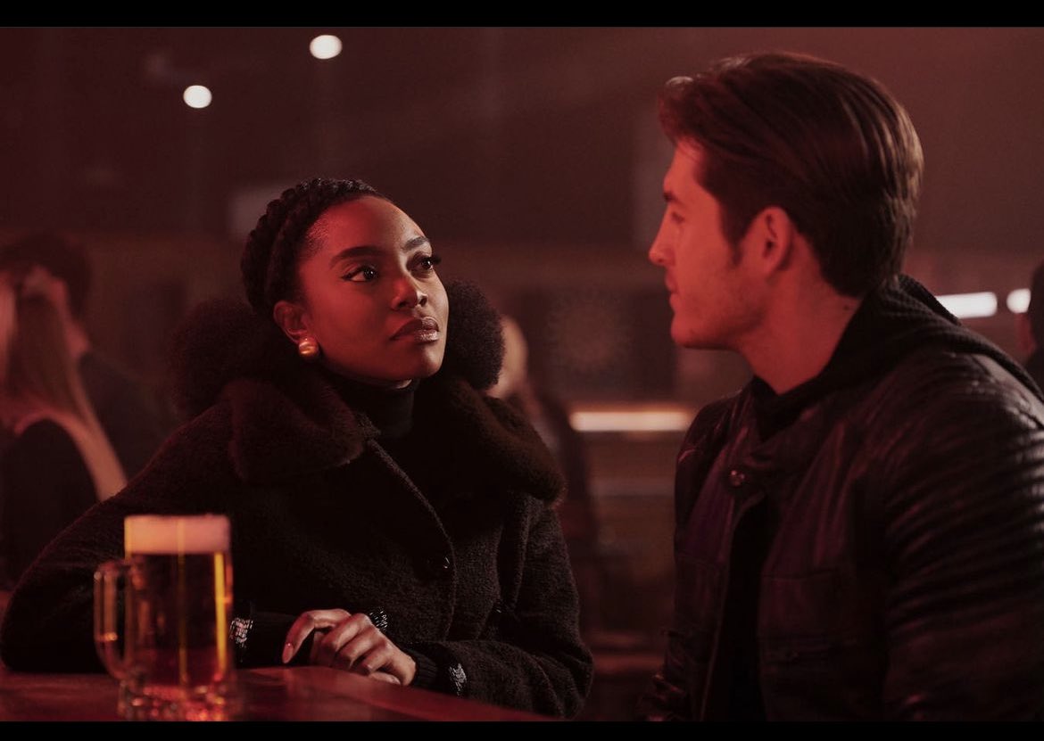 AmyZhen11530394's tweet photo. We didn’t get this scene did we?! #VampireAcademy https://t.co/2AivgTVSYP