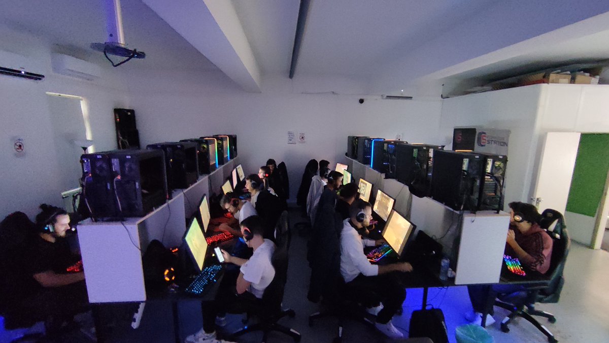 lnhsstation's tweet photo. 📢 Deu início mais uma edição dos torneios de CS:GO Mini Battles #14 ! 
📢

📢 Deixamos bracket e o link da transmissão !

Agradecemos a participação e GL &amp; HF !

✅ Bracket do torneio
https://t.co/FXpCHzLG7b

✅ Transmissão
https://t.co/iwBdHg6kBv https://t.co/7GeGifbFLa