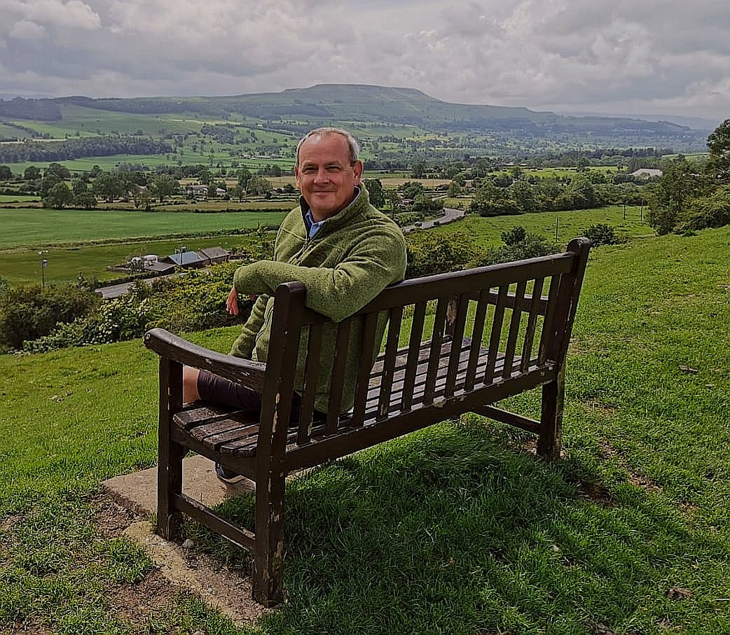 Do you have a Favourite Bench like me? 
Here at <a href="/MyFaveBench/">My Favourite Bench</a> we love to have a bit of fun and share our favourites pews. So why not hit the Follow button 🔴 and literally enjoy wonderful #Bench views from across the world 🌍🌎🌍
Paul 👍
#BenchLove
#Pewswithviews