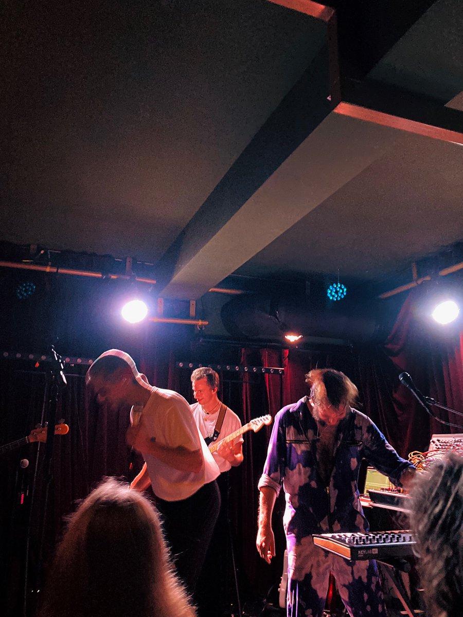 ems_dr's tweet photo. Was eine grandiose Party gestern Abend! Aber Realtalk: 9 Jahre kenn ich die Mukke jetzt und immer noch neue Ohrwürmer und Herzbrecher (looking at Up For Good). Respekt, Hut ab und danke! <3 #loveandpace https://t.co/6nX0wlpYzl