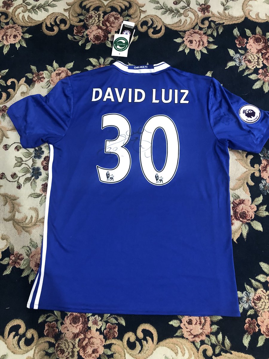 msevtiandy's tweet photo. #jersey4sale @Jerseyforum #Chelsea 

Jersey Chelsea Home 2016 (BNWT) with PL patch 

1. David Luiz / L / Signed
2. David Luiz / M / Signed
3. Willian / L / Signed

@ 1.500.000 

Contact : 081211206180 https://t.co/XGhr2iTZWW