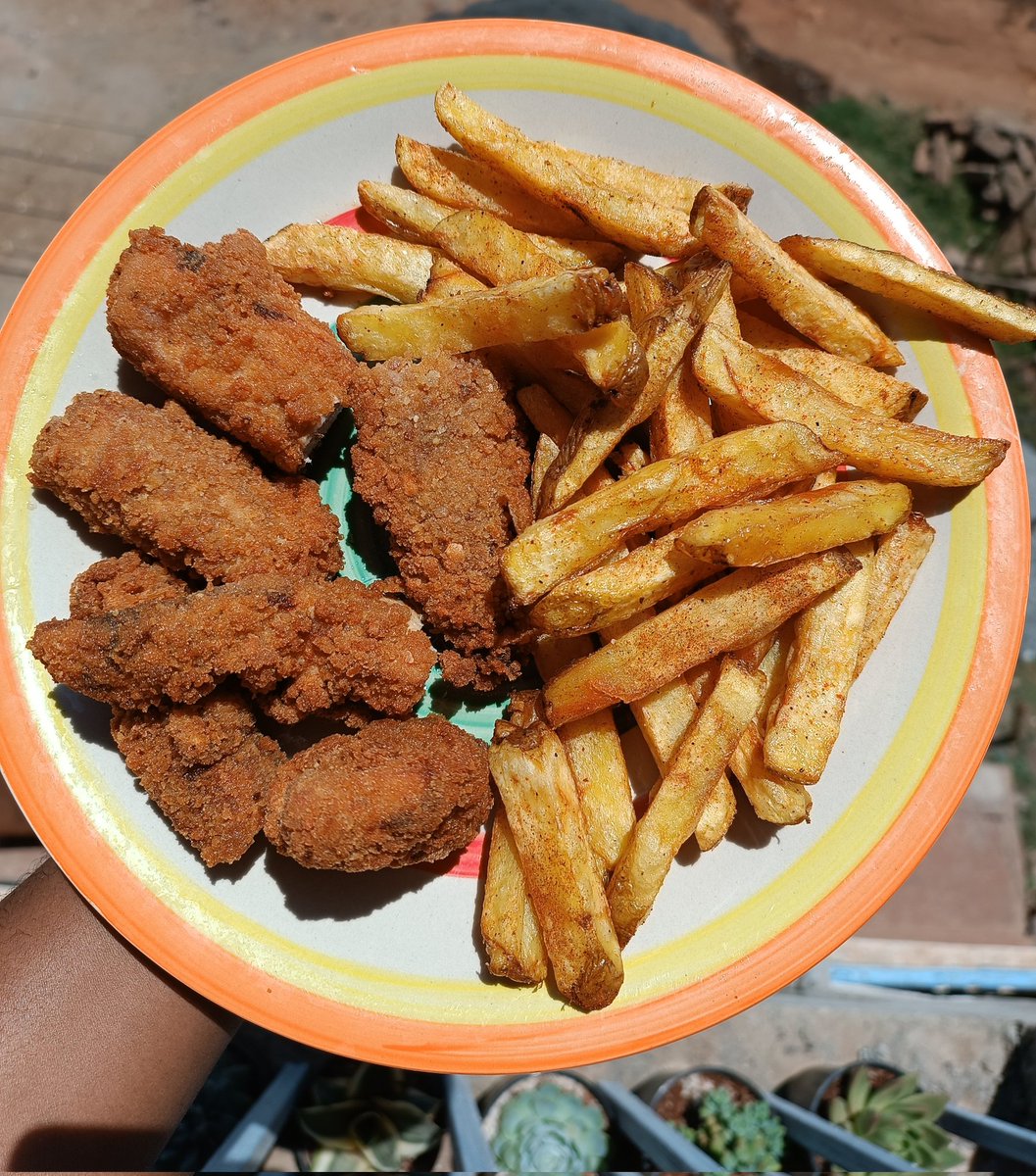 Opening a fast food joint was once a dream. Hot crispy chicken tenders and seasoned crispy fries for brunch.
