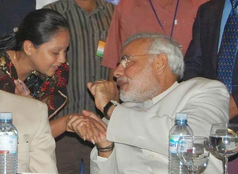 Mu_pe_Bolo's tweet photo. @MrsGandhi I hope you have not forgotten about your sanghi pappas antics with Mansi https://t.co/yIt8UouKzF
