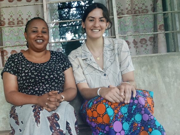 Julie4Bamurange's tweet photo. Many thanks to Anne - Elizabeth to visit our Community Young Women Destination @YoungWomenDest1 @CongoNile @INZULodge https://t.co/cWDNrMVvwU