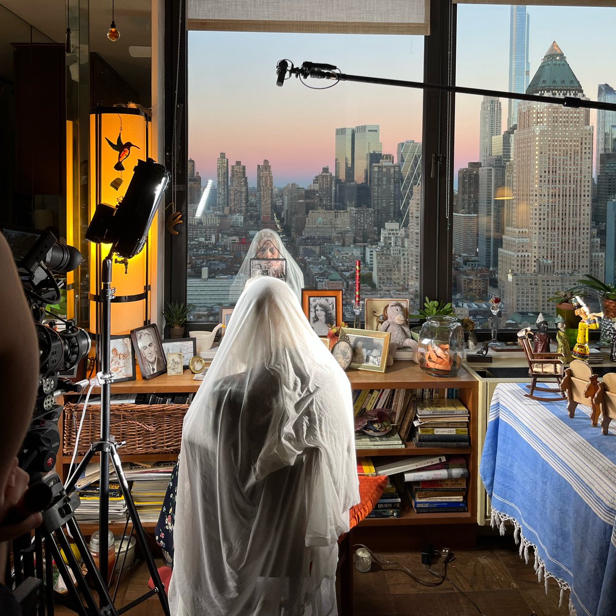 TheLionShort's tweet photo. BTS of the magnificent (and haunting) Judith Roberts

#TheLion #JudithRoberts https://t.co/qh47fd4ZOo