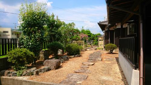 akiyaDAO's tweet photo. This 8 bed farmhouse in Hyogo Prefecture looks perfect for hosting art retreats 🎨
Imagine setting up in the sun outside for a painting session!
https://t.co/OHiDHrrmXb
#Akiya #8DK #AkiyaFarmhouse https://t.co/0VtoysQv7j